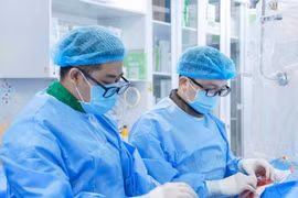 Can thiệp đặc biệt cứu bệnh nhân nhồi máu cơ tim dị ứng thuốc cản quang