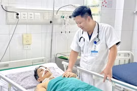 Cứu cệnh nhân vỡ tĩnh mạch thực quản, suy đa tạng tiên lượng tử vong 99%