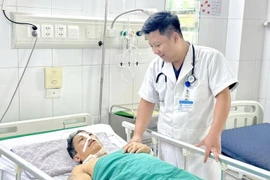 Cứu cệnh nhân vỡ tĩnh mạch thực quản, suy đa tạng tiên lượng tử vong 99%