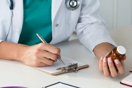 Quy định mới về kê đơn thuốc người bệnh cần nắm rõ