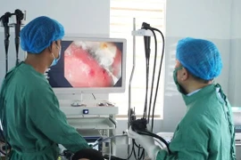 Trẻ nuốt phải nam châm dễ thủng ruột