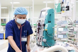 Tưởng men vi sinh, bé gái 10 tuổi uống nhầm thuốc diệt chuột