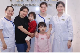 Đau tai, ăn uống kém trẻ viêm amidan cấp biến chứng viêm tai giữa mủ