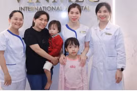 Đau tai, ăn uống kém trẻ viêm amidan cấp biến chứng viêm tai giữa mủ