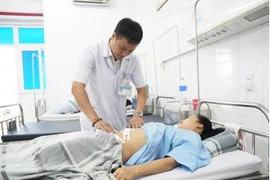 Bụng to nhanh không ngờ mang u buồng trứng tương đương thai 5 tháng