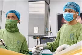 Mãn kinh 30 năm, u xơ vẫn 'thức giấc' gây biến chứng nguy hiểm