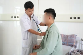 Tức nặng ngực không ngờ u trung thất đè ép tim, phổi