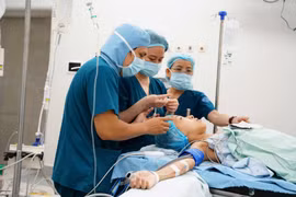 Ca ghép thận thành công từ mẹ hiến cứu con suy thận giai đoạn cuối