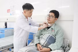 Không tái khám định kỳ, u tuyến giáp lành tính biến chuyển ác tính, di căn