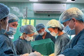 Hành trình cam go giữ sự sống cho sản phụ rau cài răng lược