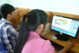  Thi sát hạch bằng lái xe - Ảnh VOV