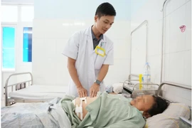 Phẫu thuật nội soi đặt lưới nhân tạo điều trị sa trực tràng