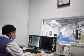 Bụng bầm tím sau tai nạn, người bệnh 34 tuổi vỡ lách, vỡ thận ngụy kịch