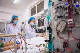 Cứu sống người đàn ông nguy kịch do ngộ độc hóa chất 