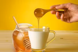 Bác sĩ mách cách dùng thực phẩm giúp ngủ ngon không cần uống thuốc