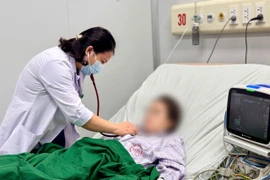 Sốt cao liên tục, ho và khó thở, sản phụ mang thai 11 tuần phát hiện lao phổi