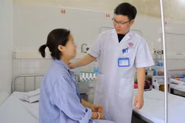 Phẫu thuật nội soi đường miệng điều trị ung thư tuyến giáp không vết sẹo