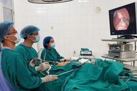 Bé 10 tuổi bị nang ống mật chủ 7 cm