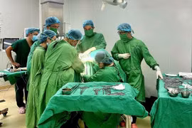 Cứu sống ngoạn mục ca chửa ống tử cung nguy kịch