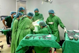 Cứu sống ngoạn mục ca chửa ống tử cung nguy kịch