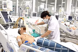 Cứu sống người đàn ông ngã giàn giáo mắc nấm phổi vì cúm A