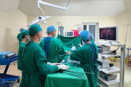 Hút thuốc hơn 40 năm người đàn ông bị kén khí phổi khổng lồ