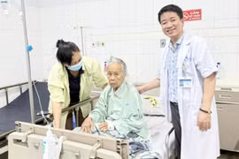 Bụng chướng, cụ bà 94 tuổi nhiễm trùng đường mật nguy kịch