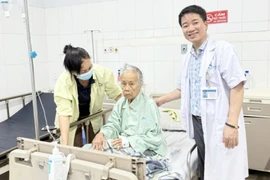 Bụng chướng, cụ bà 94 tuổi nhiễm trùng đường mật nguy kịch