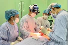 Phẫu thuật thành công cho người bệnh ung thư vú phì đại gây đau lưng khó thở