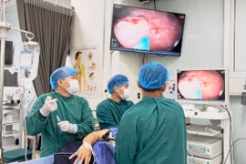 Hai người thoát đại phẫu nhờ tầm soát sớm tổn thương dạ dày