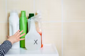 Trẻ gần 2 tuổi ngộ độc aceton, cảnh báo nguy hiểm từ vật dụng tưởng vô hại