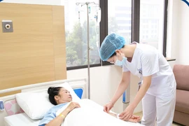 Giải cứu 2 đốt sống bị vỡ xẹp cùng lúc từ chấn thương nhẹ