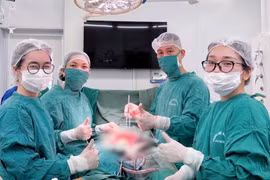 Thai phụ 36 tuần thoát cửa tử sau tai nạn giao thông nghiêm trọng