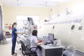 Cứu sống người đàn ông bị ngộ độc sơn nguy kịch