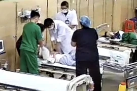 Phản ứng vàng của gia đình, cụ ông 90 tuổi nghẹt đường thở thoát chết