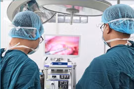 Thanh niên 18 tuổi thủng ruột non vì nuốt mảnh xương gà sắc nhọn