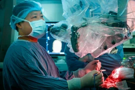 Lần đầu tiên cắt bỏ u tuyến yên lần 3 bằng 2 cuộc đại phẫu cùng lúc