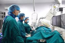 Người đàn ông 44 tuổi bị nhồi máu cơ tim cấp không ST chênh