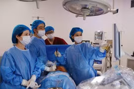 Mang song thai, 1 thai không có tim, sống nhờ thai khỏe