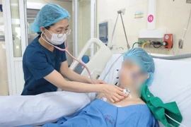 Sốc điện 3 lần phá rung cho nam thanh niên đang tập gym thì ngừng tim