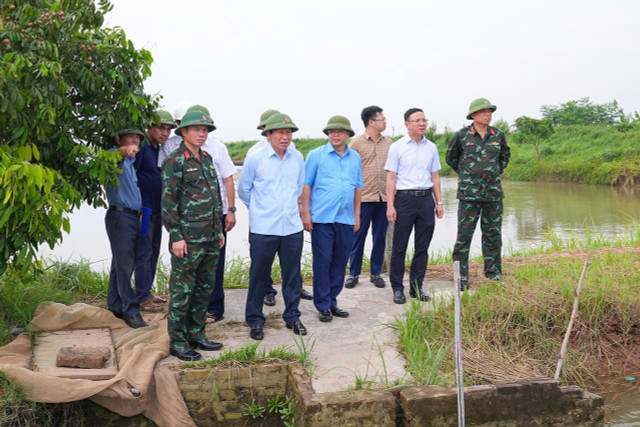Bí thư Thành uỷ Hải Phòng Lê Tiến Châu kiểm tra công tác phòng, chống Bão số 3 87765.jpg