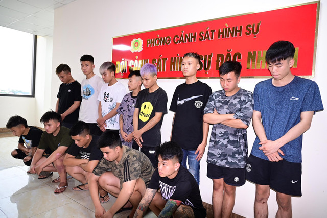 Các đối tượng tại cơ quan công an. 65544.jpg