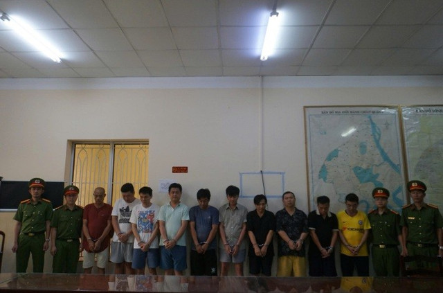 Các đối tượng tại cơ quan công an. 244.jpg