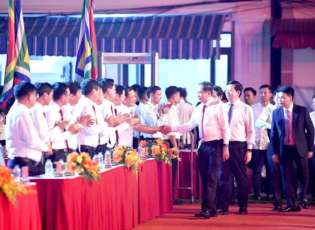 Chủ tịch Quốc hội Trần Thanh Mẫn và các đại biểu dự Lễ tưởng niệm 725 năm ngày mất của Anh hùng dân tộc Trần Hưng Đạo. 6555.jpg