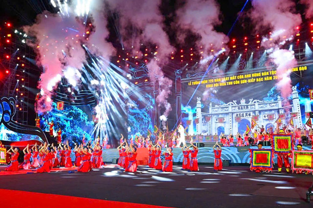 Tiết mục nghệ thuật tại buổi lễ. 66655.jpg