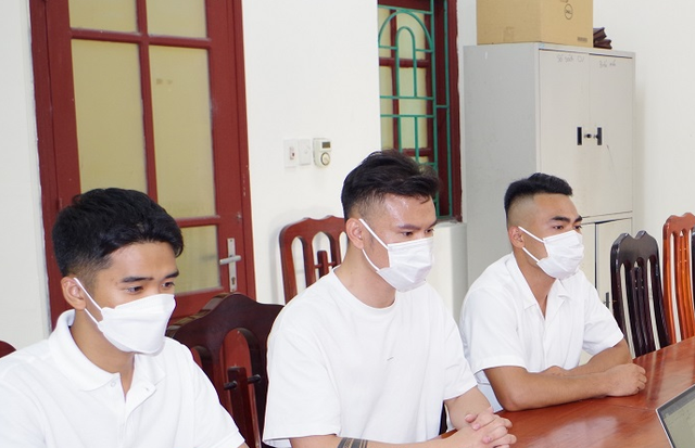 Cơ quan Công an làm việc với 3 nam thanh niên đăng tải thông tin sai sự thật trên mạng xã hội. 77666.png