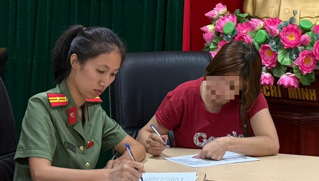 Phòng An ninh chính trị nội bộ tiến hành làm việc với Đ.T.H.T 76654.jpg
