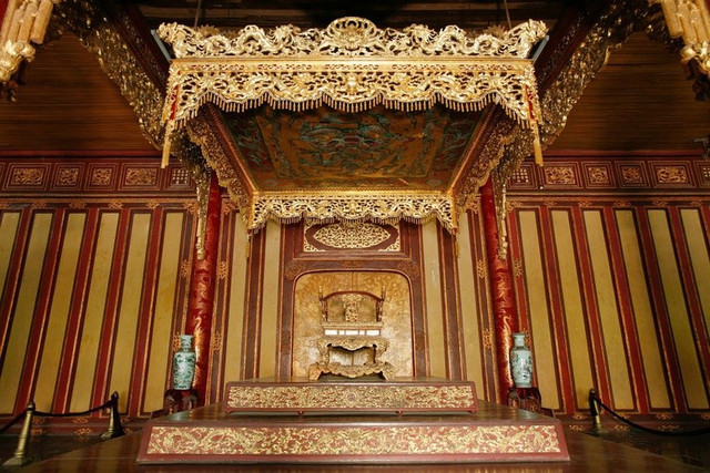 Hình ảnh Ngai vua triều Nguyễn theo hồ sơ đề nghị công nhận Bảo vật quốc gia. Ảnh: Cục Di sản văn hóa cung cấp 8888776.jpg