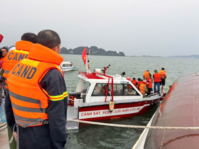 Lực lượng chức năng đang tổ chức cứu hộ, tìm kiếm các nạn nhân. 76655.jpg