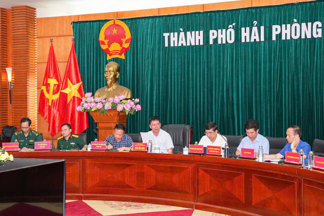 Phó Chủ tịch UBND thành phố Hải Phòng Trần Văn Quân phát biểu chỉ đạo tại cuộc họp. 23.jpg